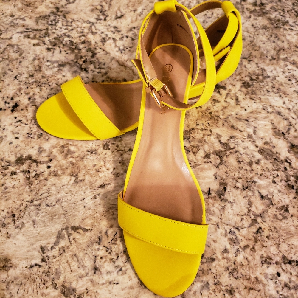 Dream Pairs Yellow Wedge